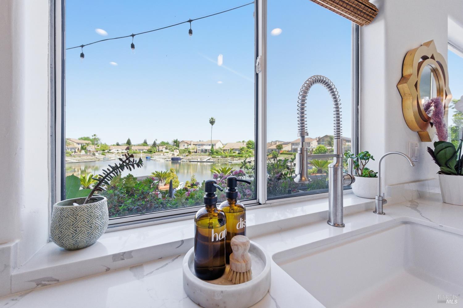 66 S Newport Drive