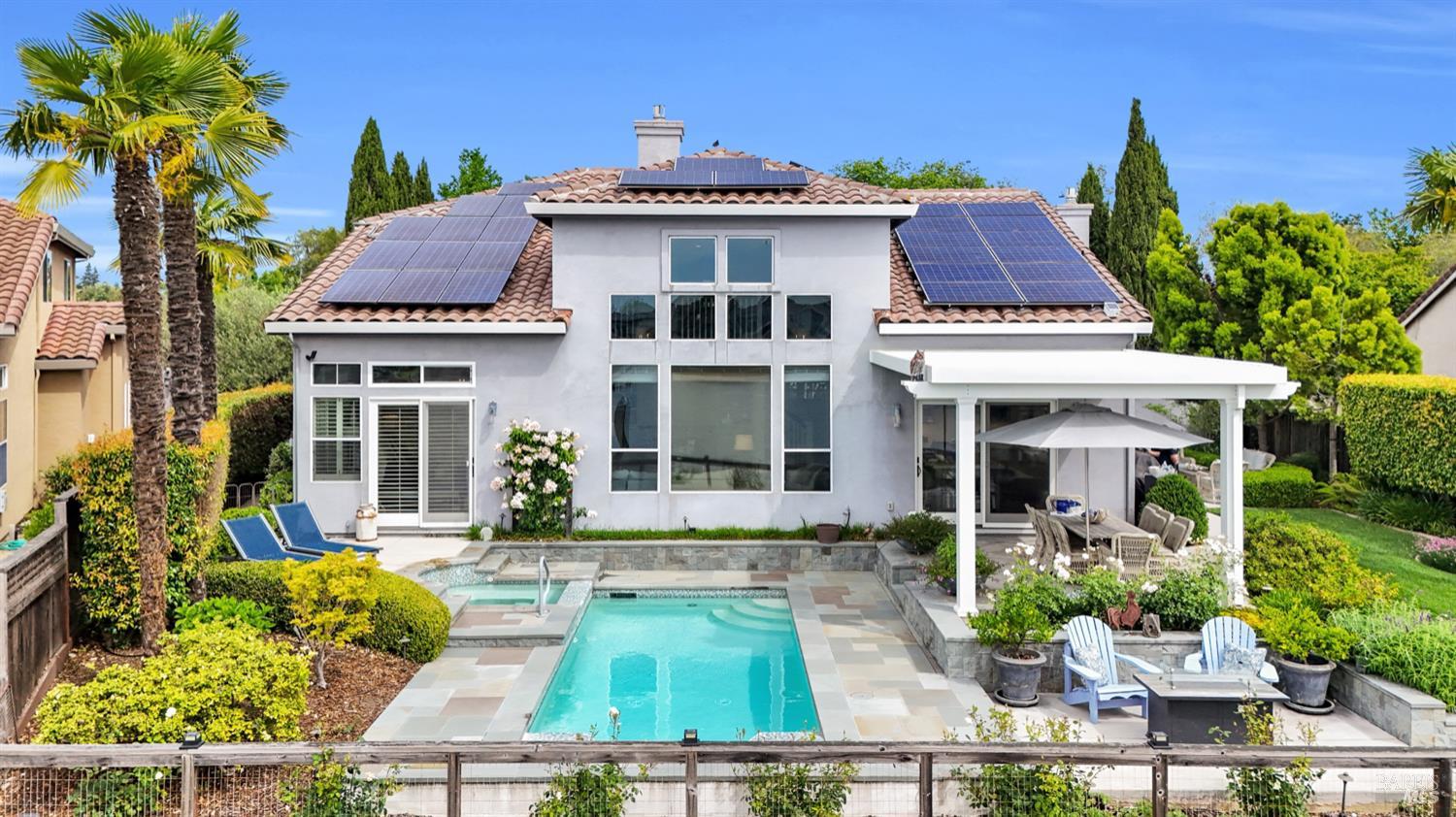 121 N Newport Drive