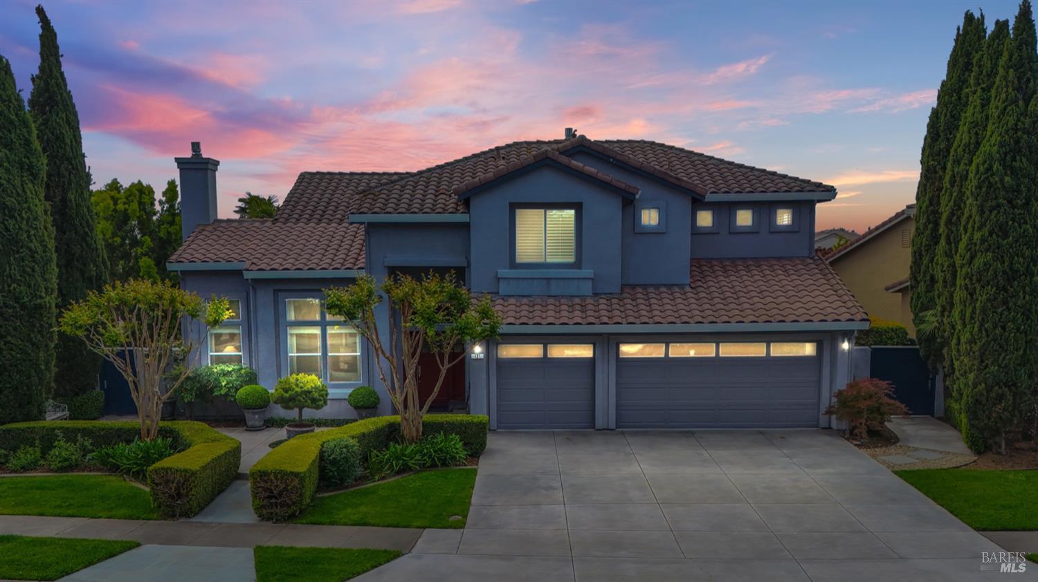 121 N Newport Drive