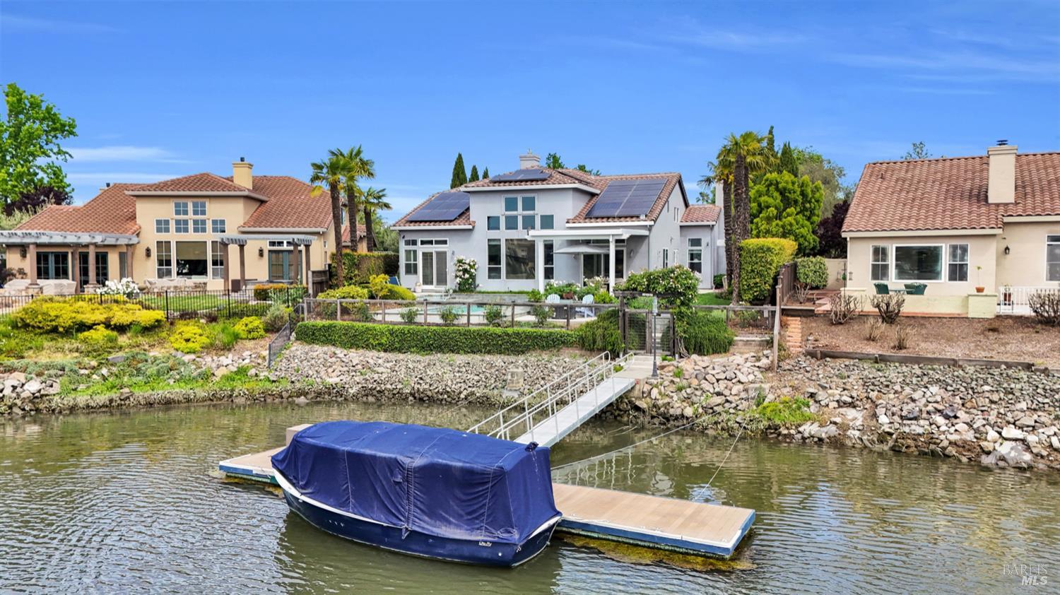 121 N Newport Drive
