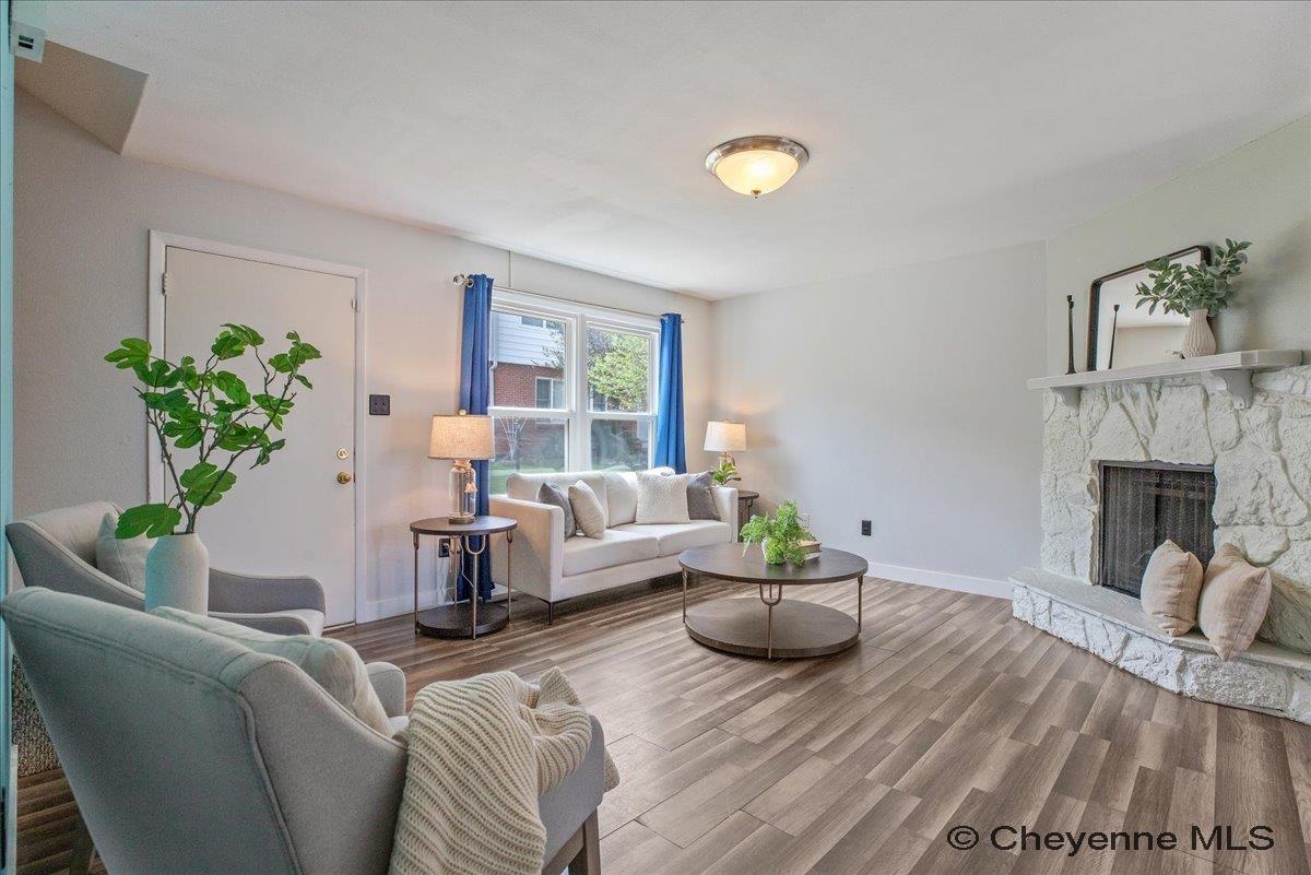 1458 TRENT CT