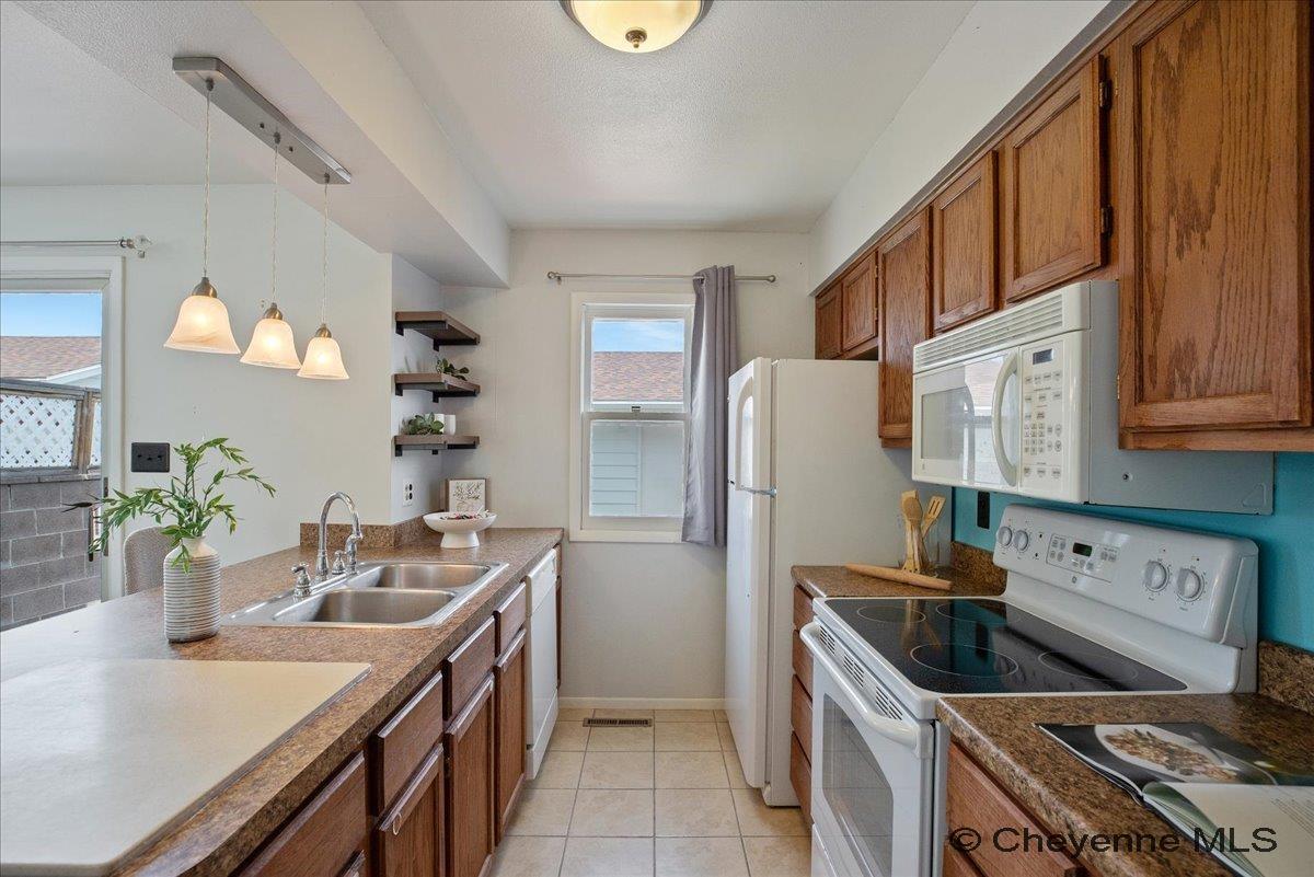 1458 TRENT CT