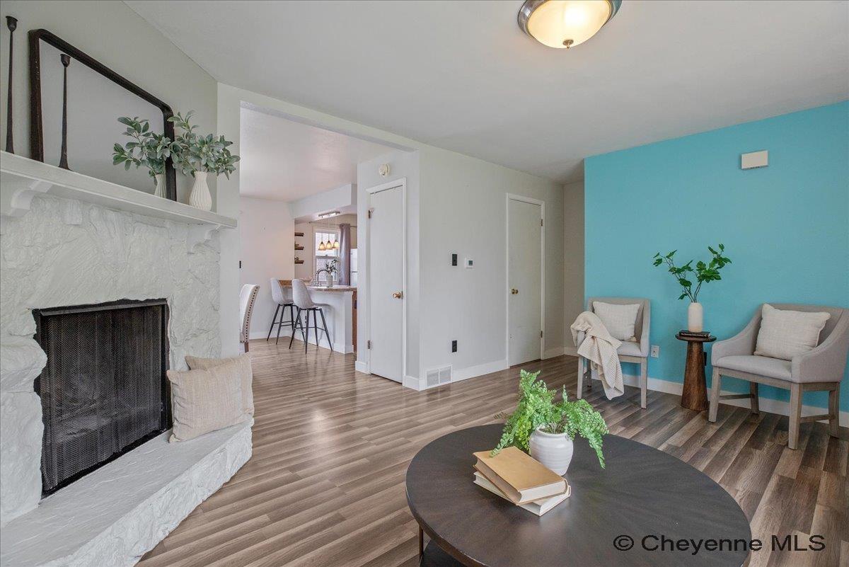1458 TRENT CT