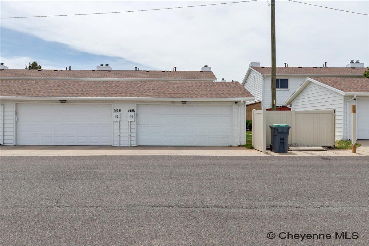 1458 TRENT CT