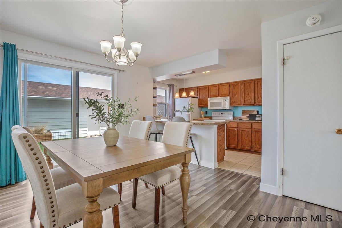 1458 TRENT CT