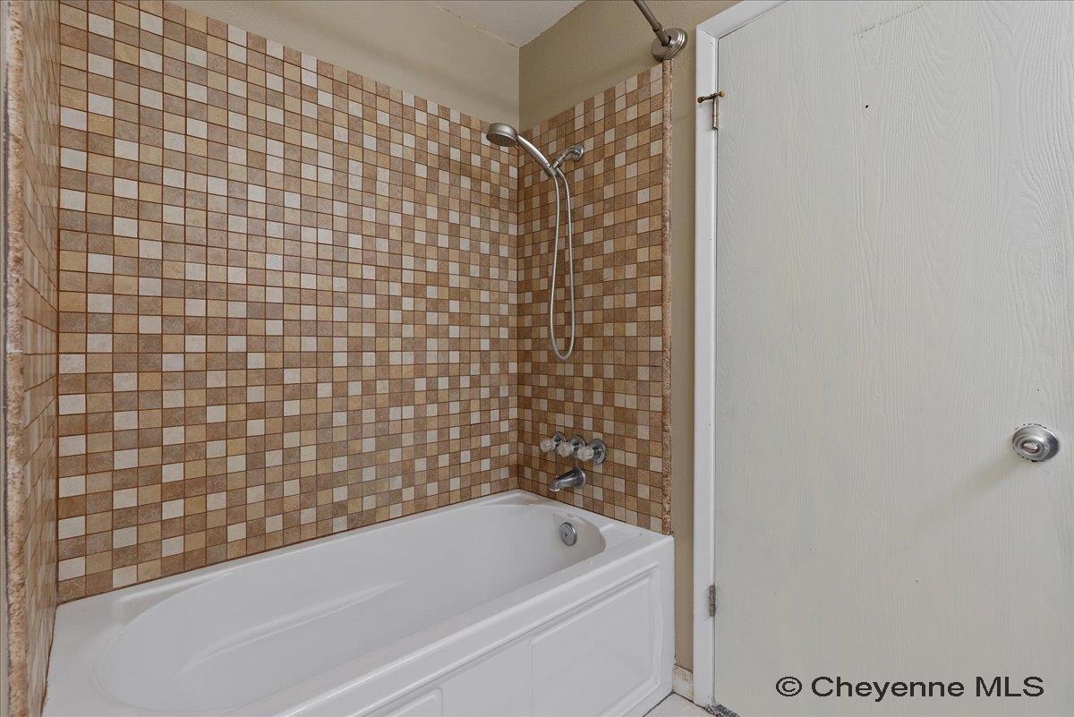 1458 TRENT CT