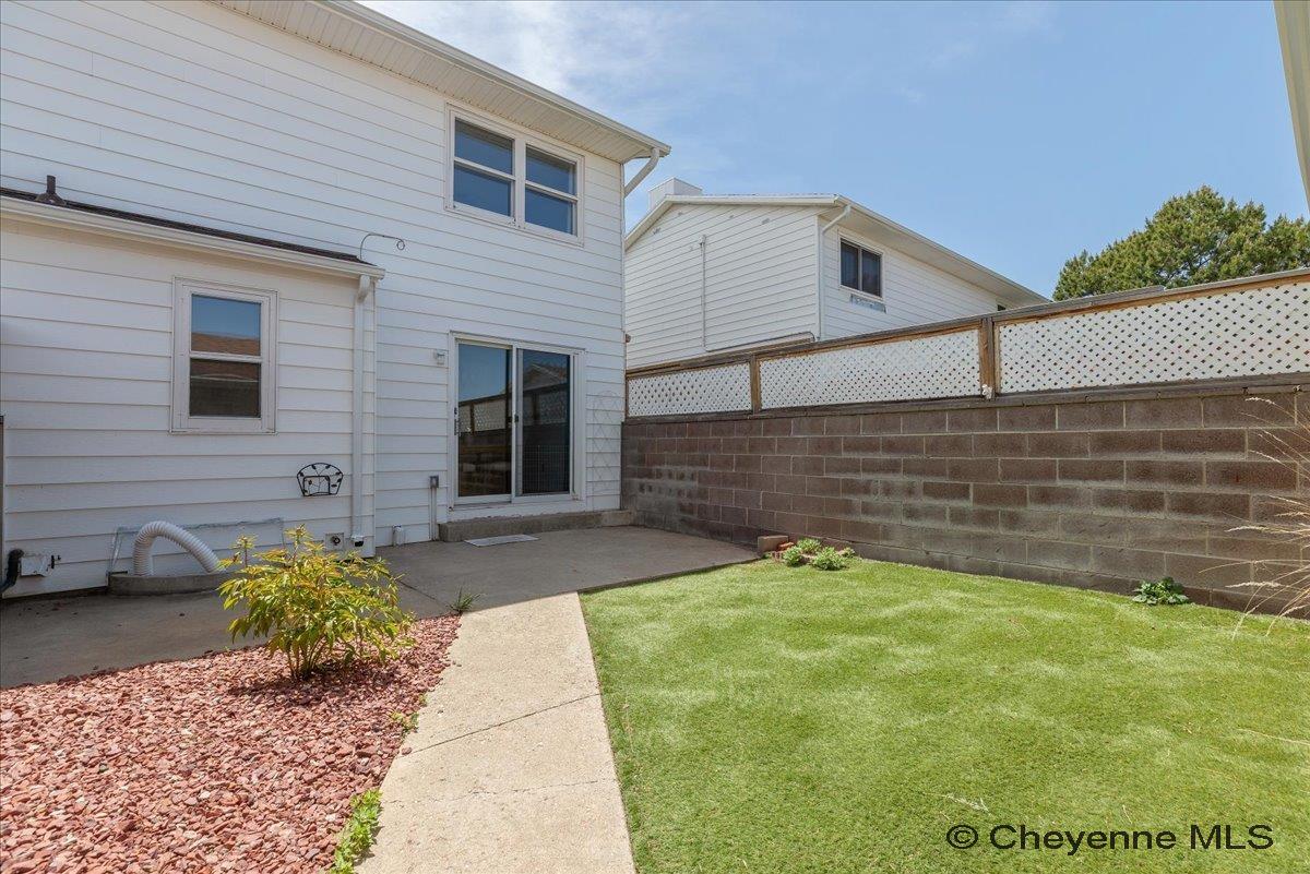 1458 TRENT CT