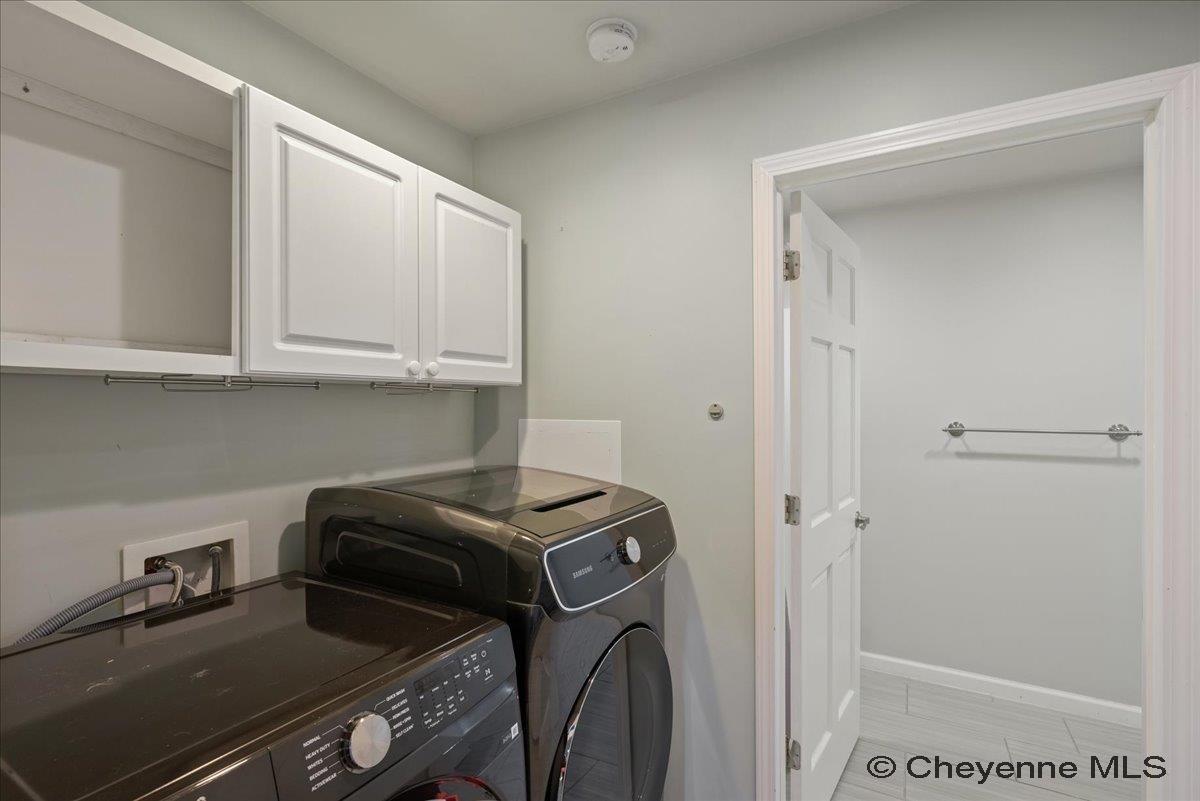 1921 APPALOOSA DR