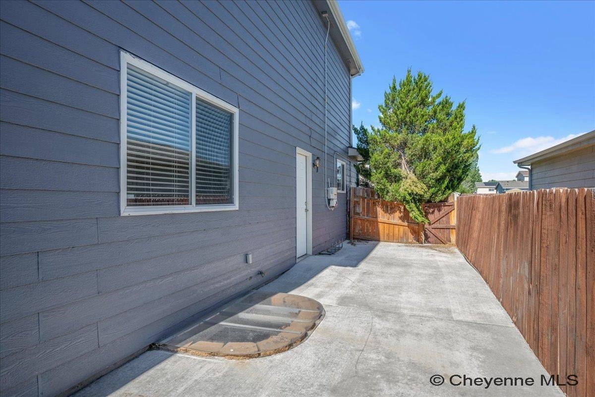 1921 APPALOOSA DR