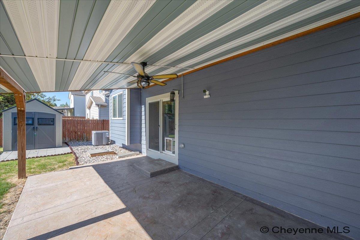 1921 APPALOOSA DR