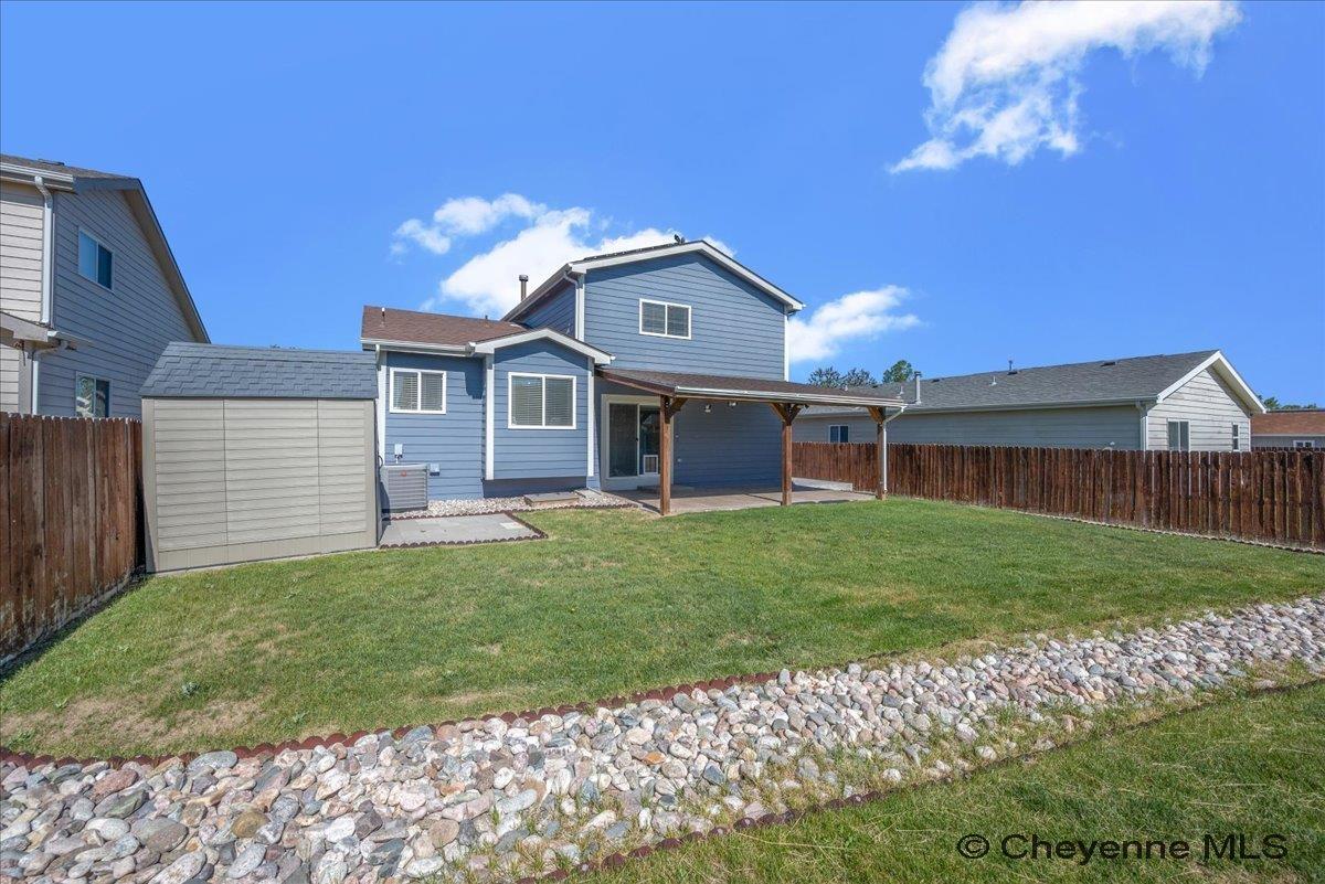 1921 APPALOOSA DR