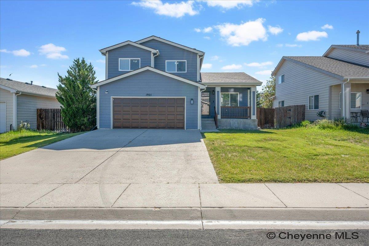 1921 APPALOOSA DR