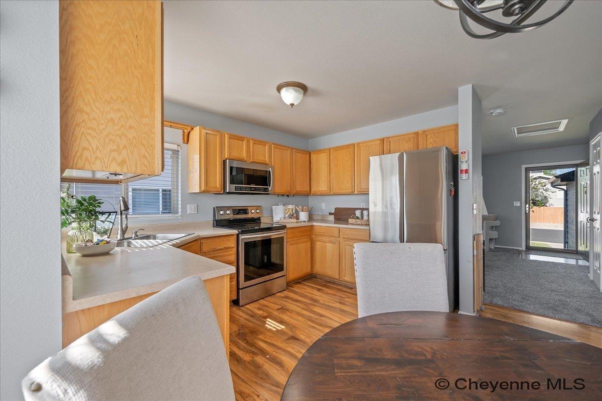 1921 APPALOOSA DR