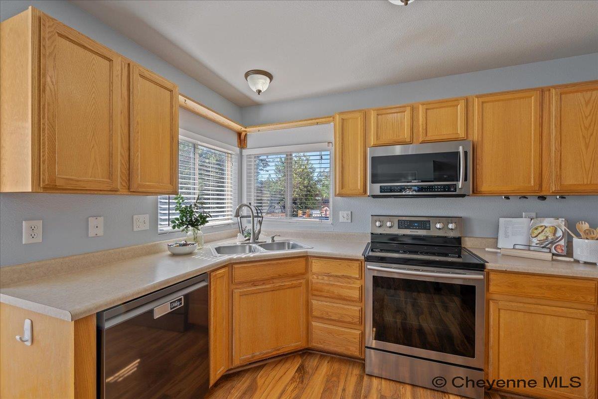 1921 APPALOOSA DR