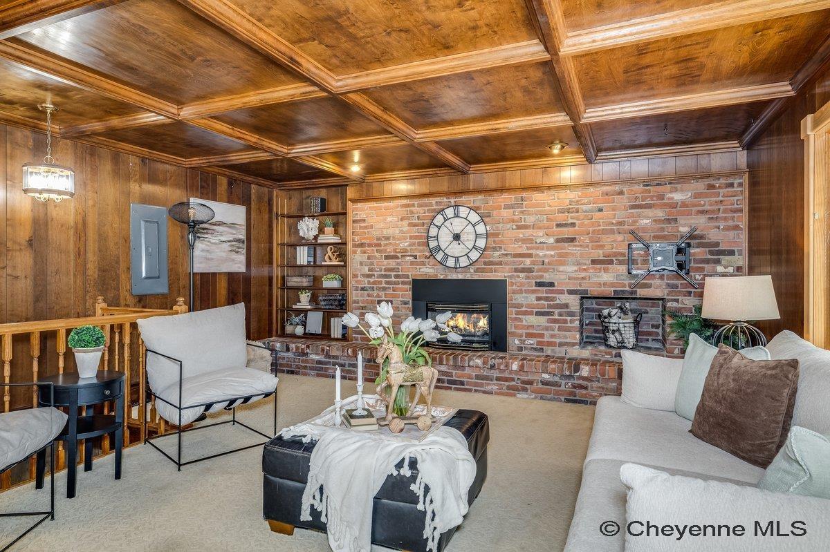 714 E OLE MAVERICK RD