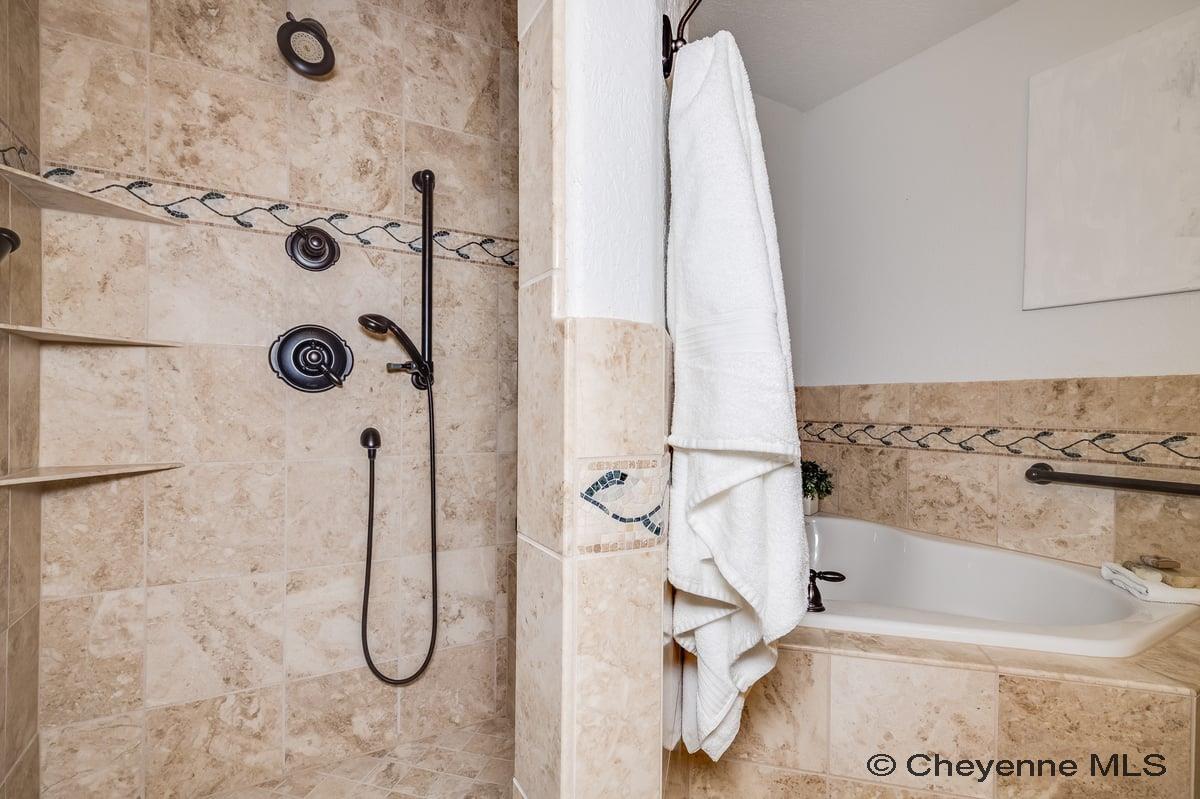 714 E OLE MAVERICK RD