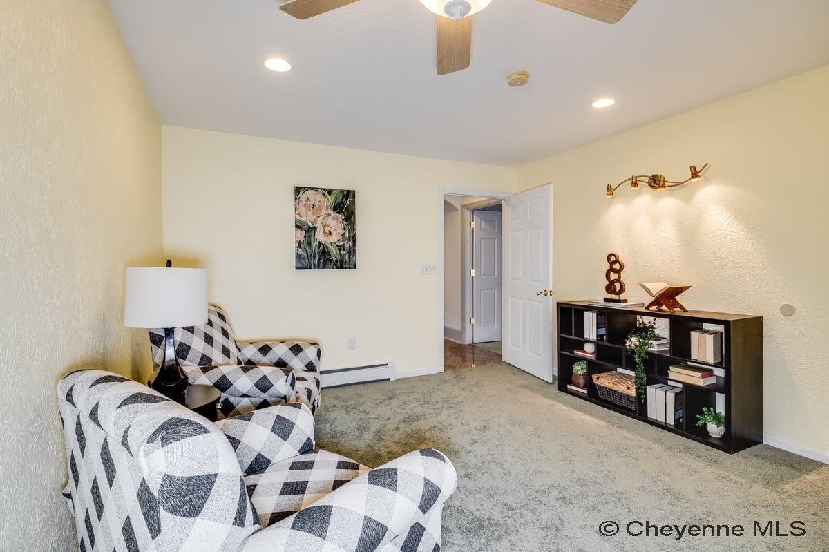 714 E OLE MAVERICK RD