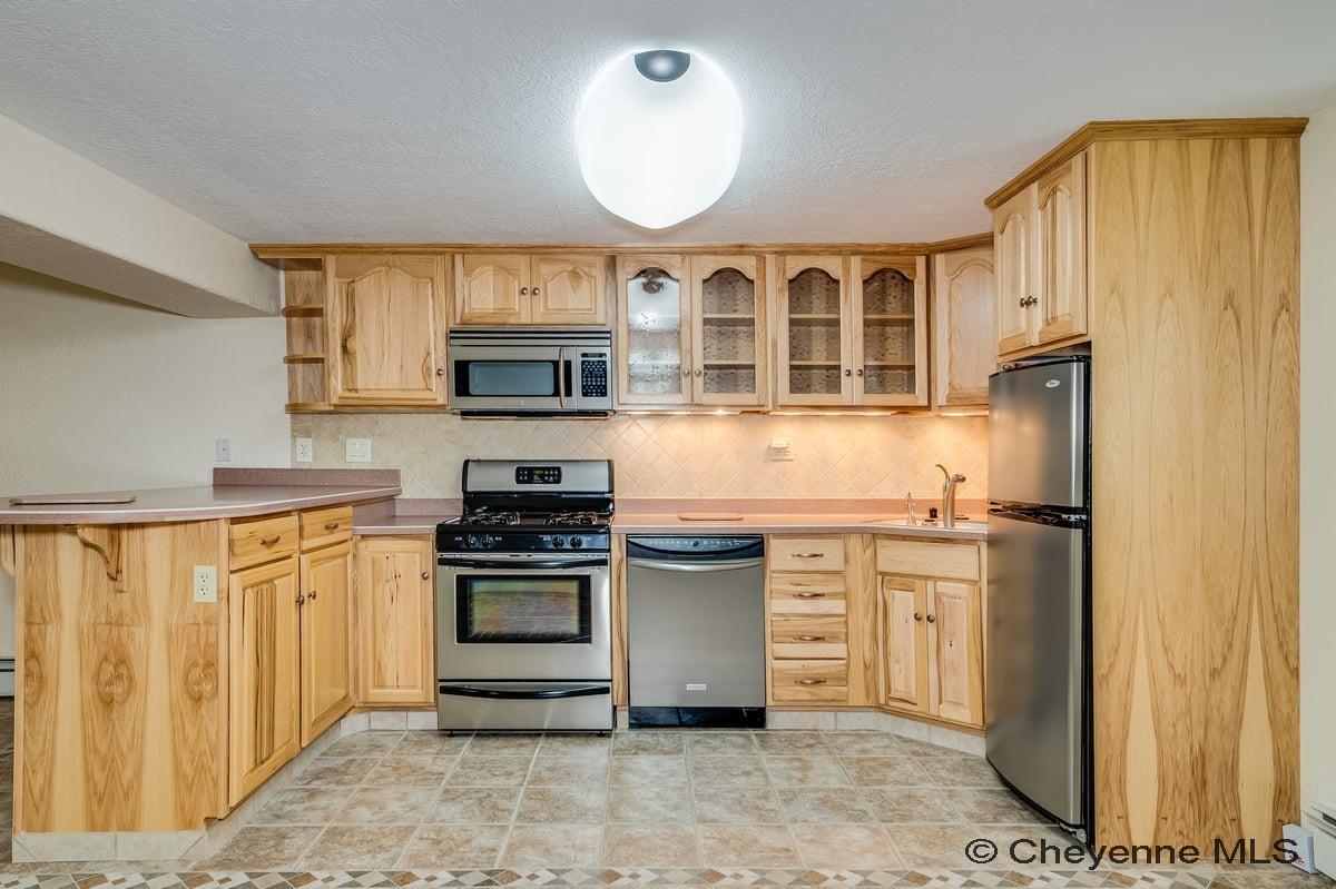 714 E OLE MAVERICK RD