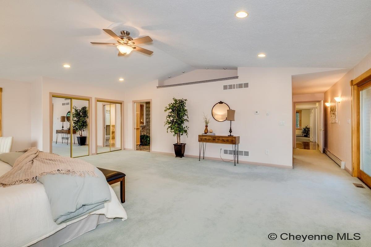 714 E OLE MAVERICK RD