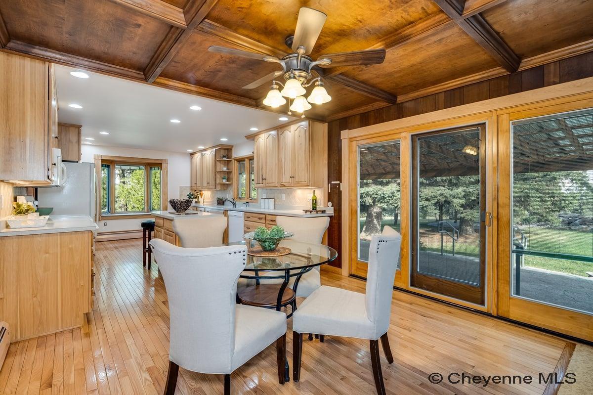 714 E OLE MAVERICK RD