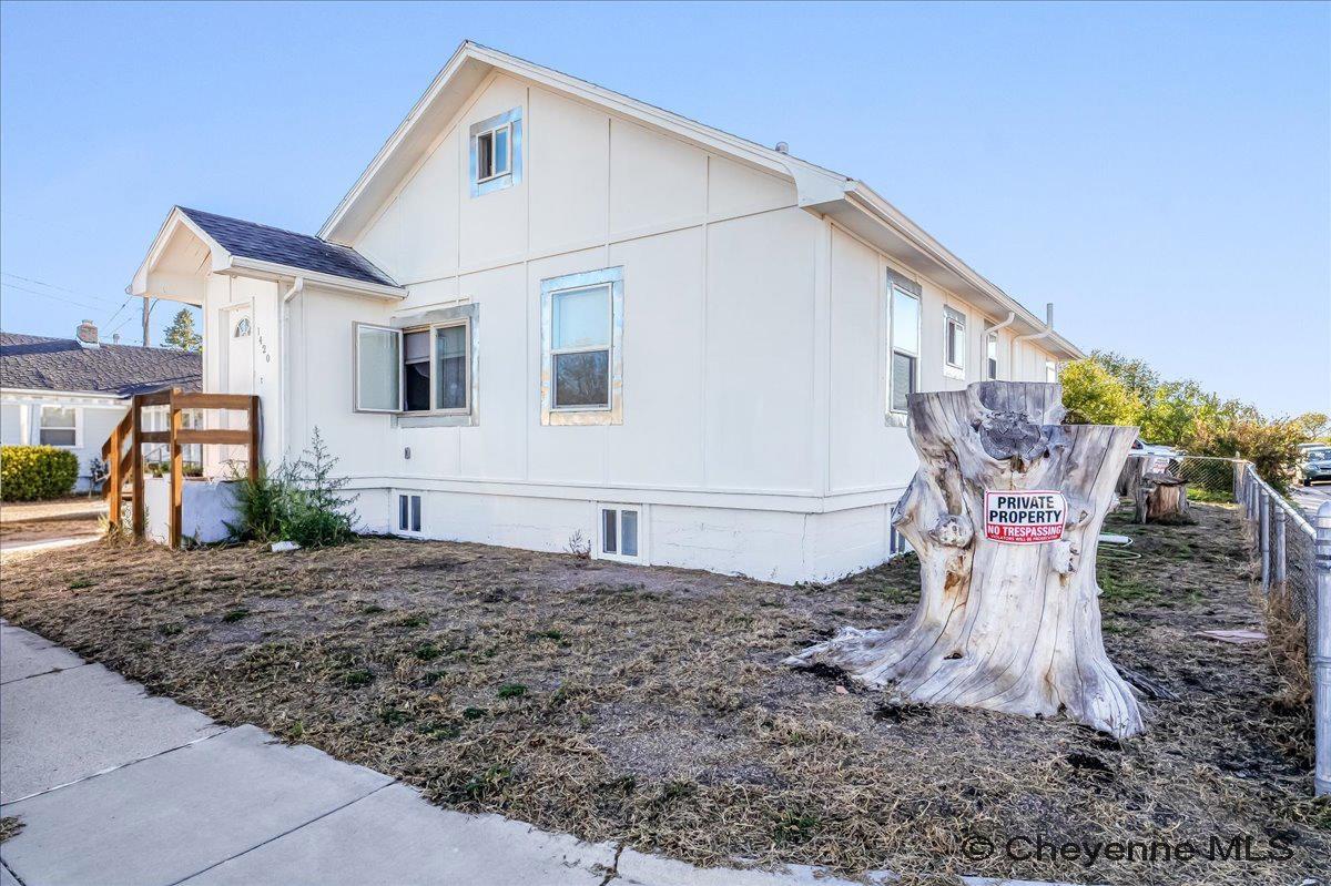 1410 CARBON AVE Unit: A-D