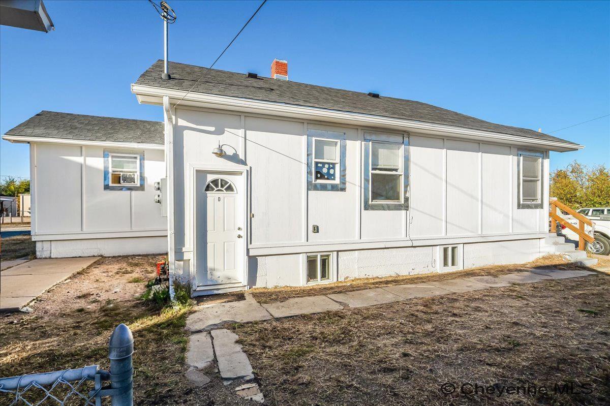 1410 CARBON AVE Unit: A-D