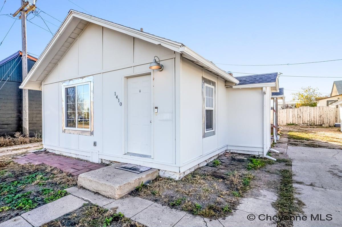 1410 CARBON AVE Unit: A-D