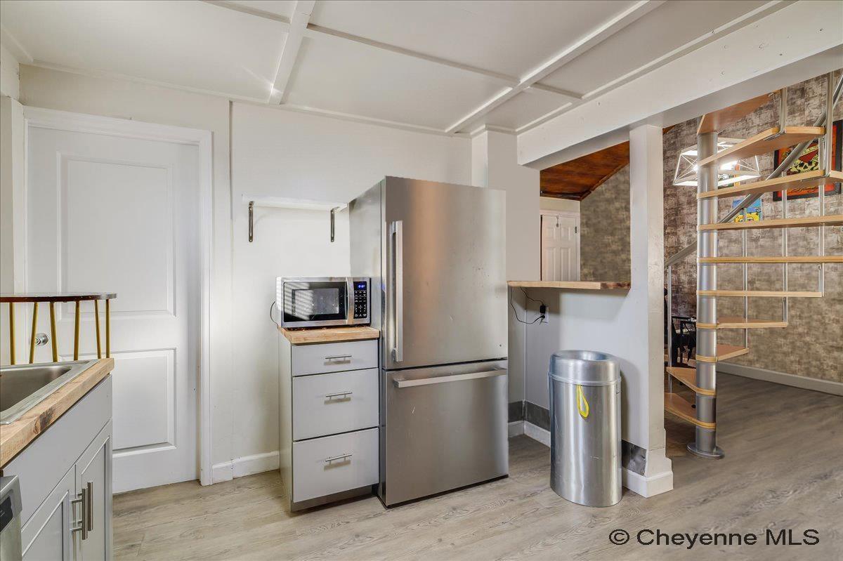 1410 CARBON AVE Unit: A-D