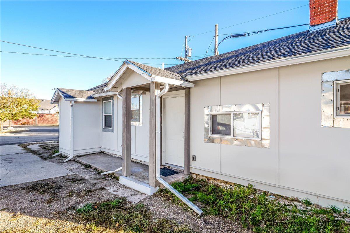 1410 CARBON AVE Unit: A-D