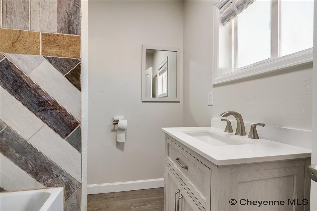 1410 CARBON AVE Unit: A-D