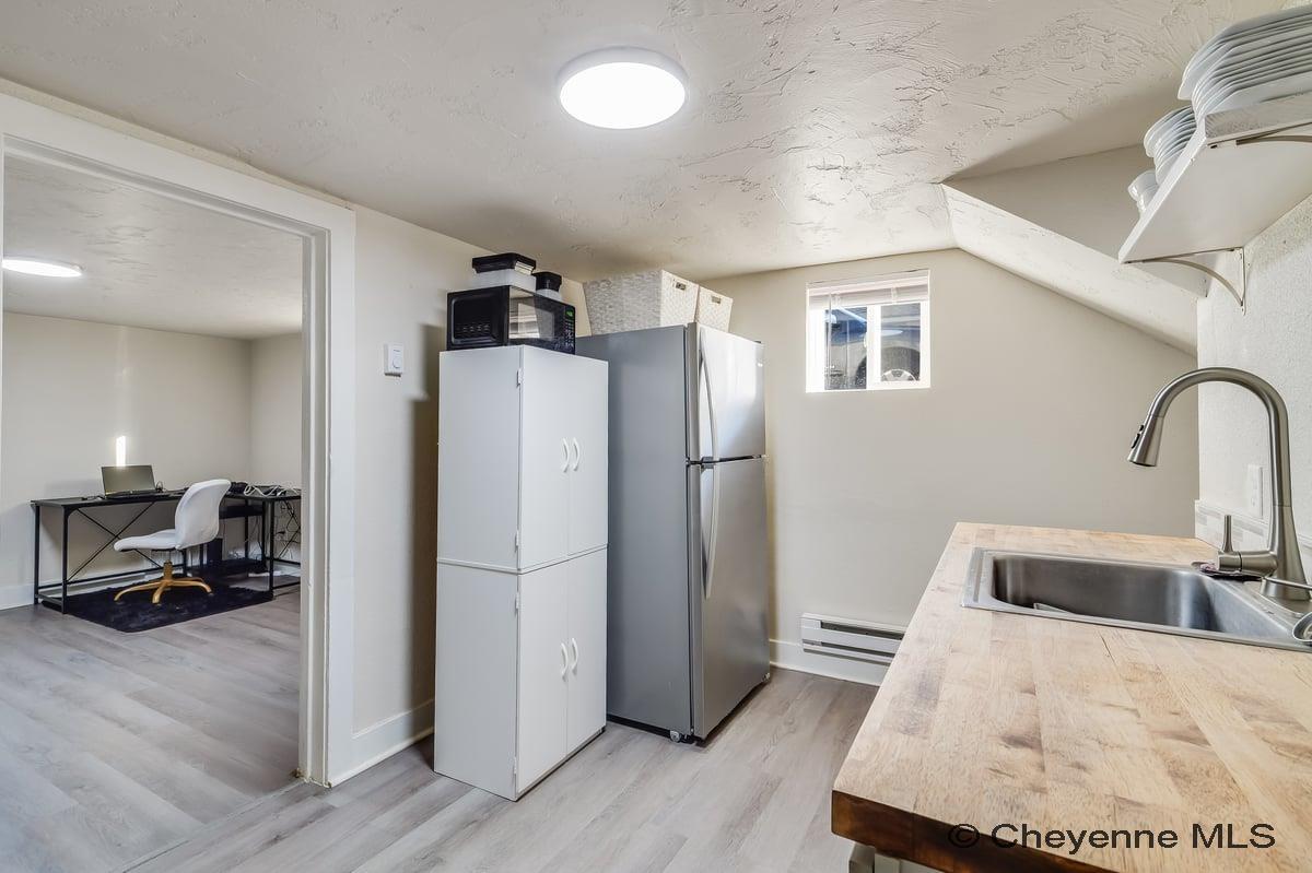 1410 CARBON AVE Unit: A-D