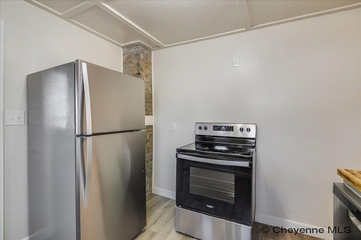 1410 CARBON AVE Unit: A-D