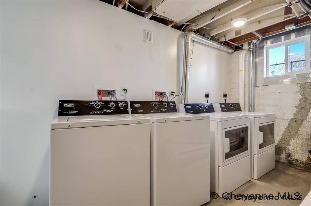 1410 CARBON AVE Unit: A-D