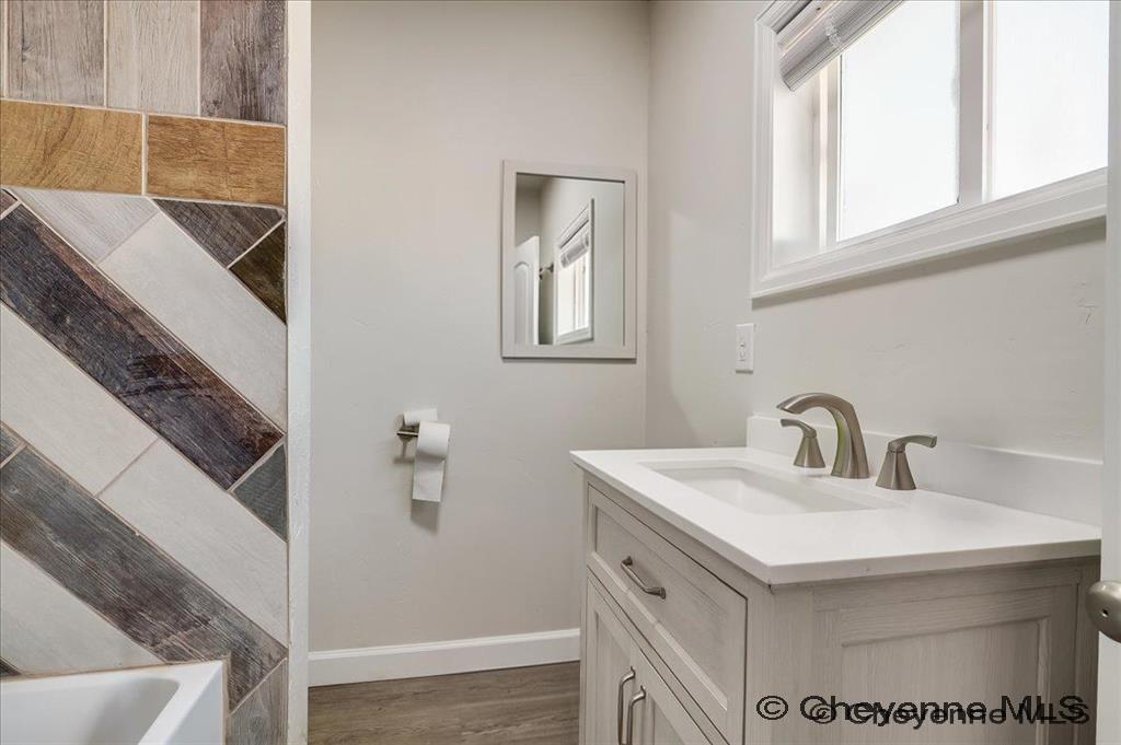 1410 CARBON AVE Unit: A-D