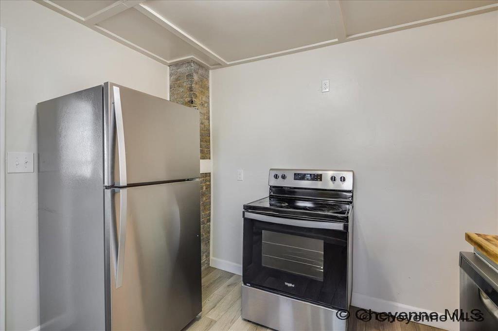 1410 CARBON AVE Unit: A-D