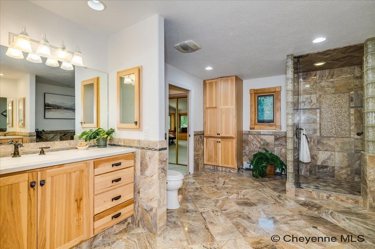 714 E OLE MAVERICK RD