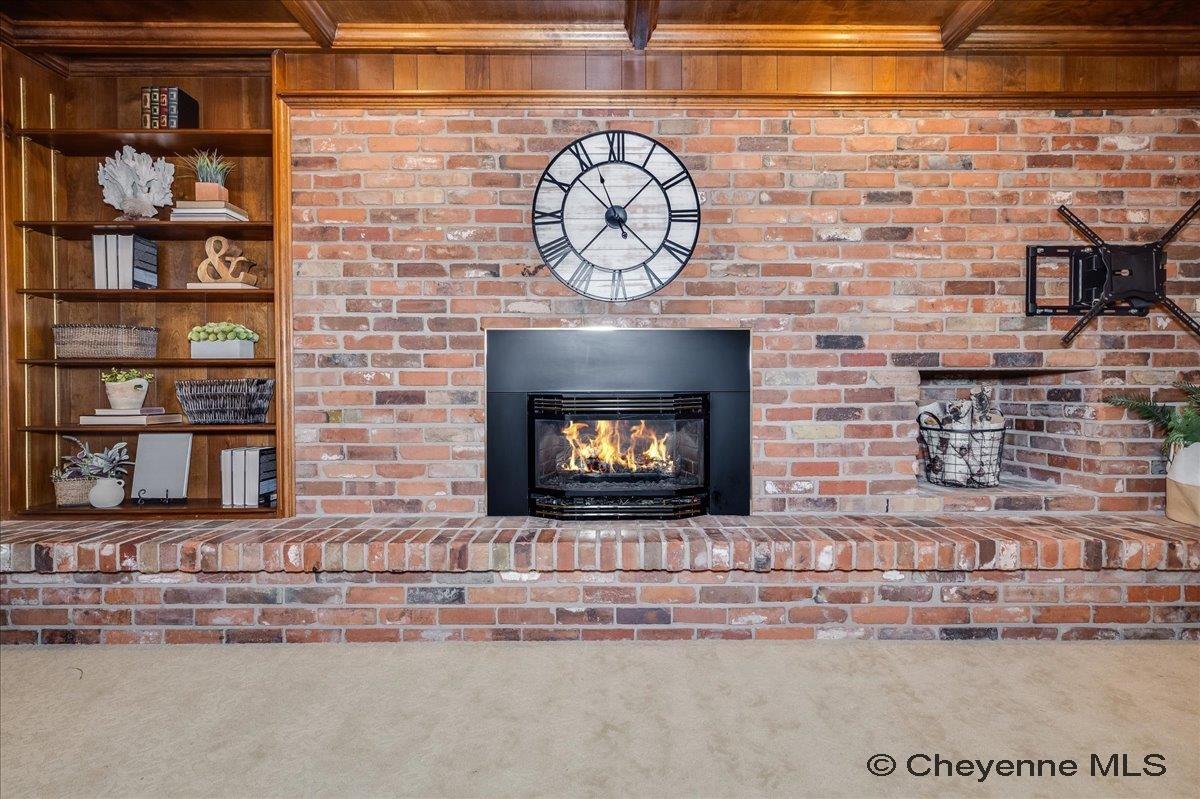 714 E OLE MAVERICK RD