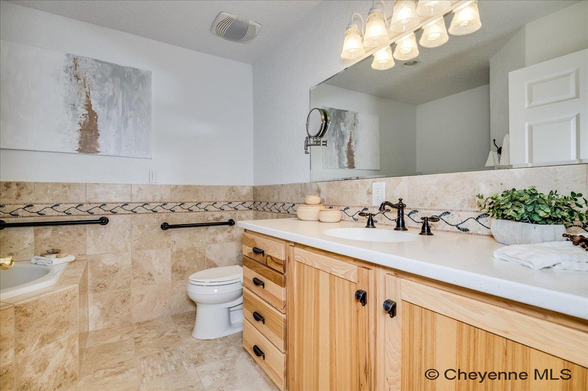 714 E OLE MAVERICK RD