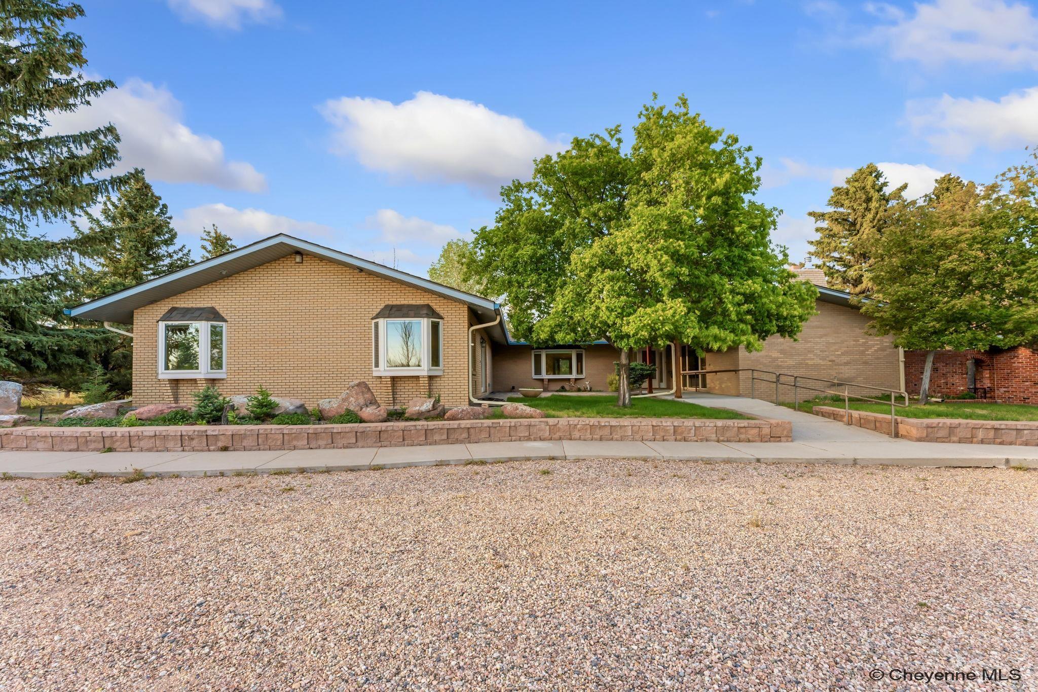 714 E OLE MAVERICK RD