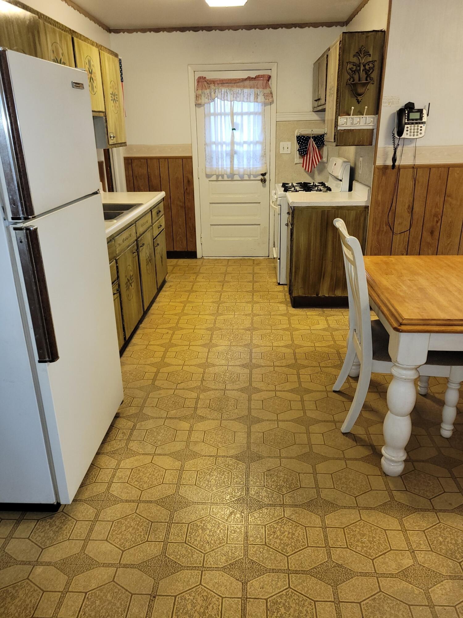327 Ziegler Avenue
