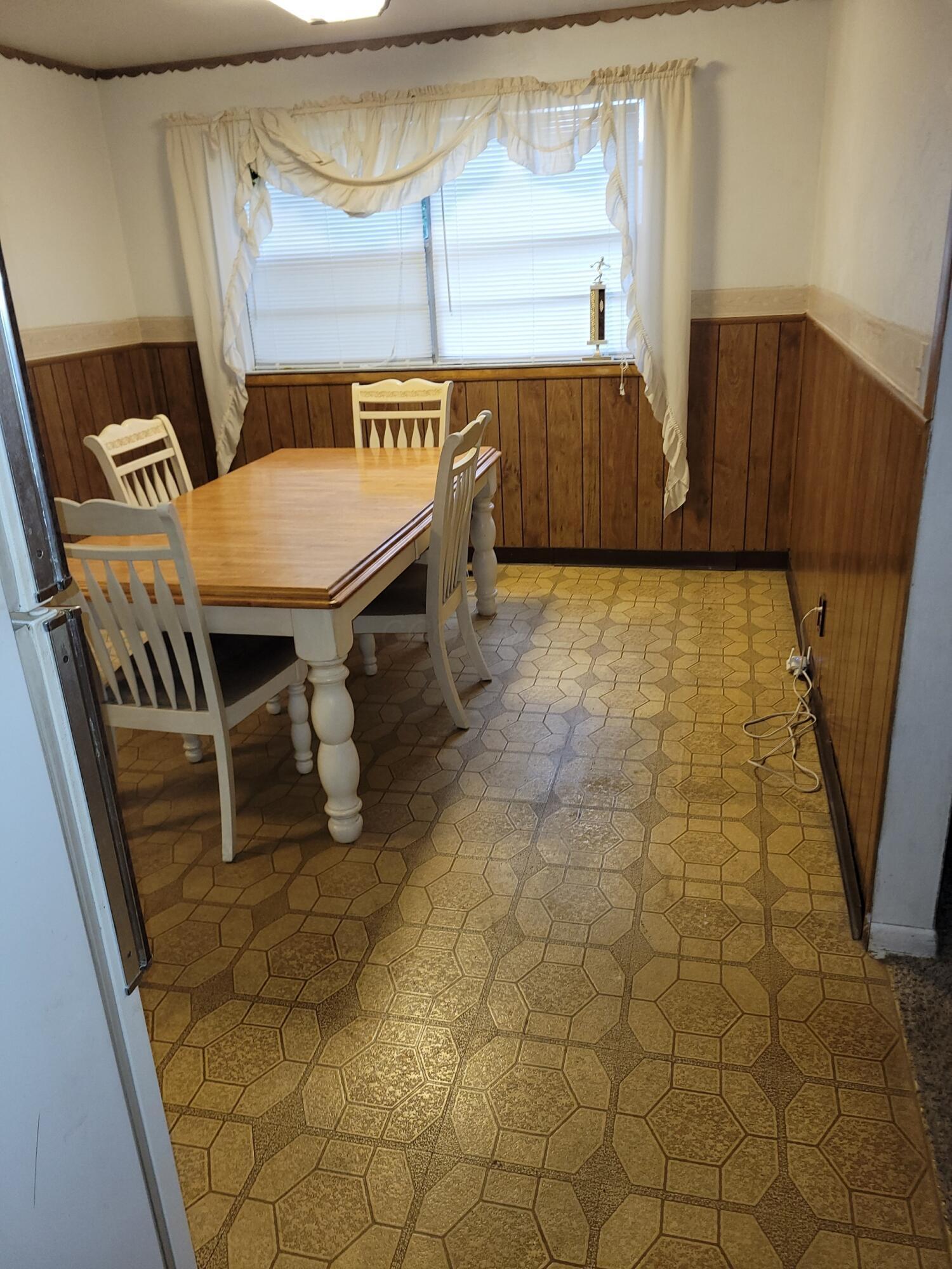 327 Ziegler Avenue