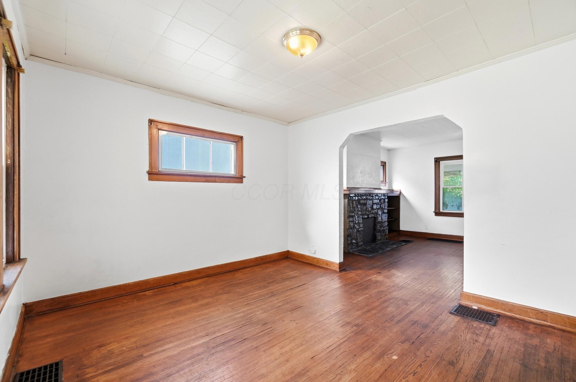 554 S Ogden Avenue