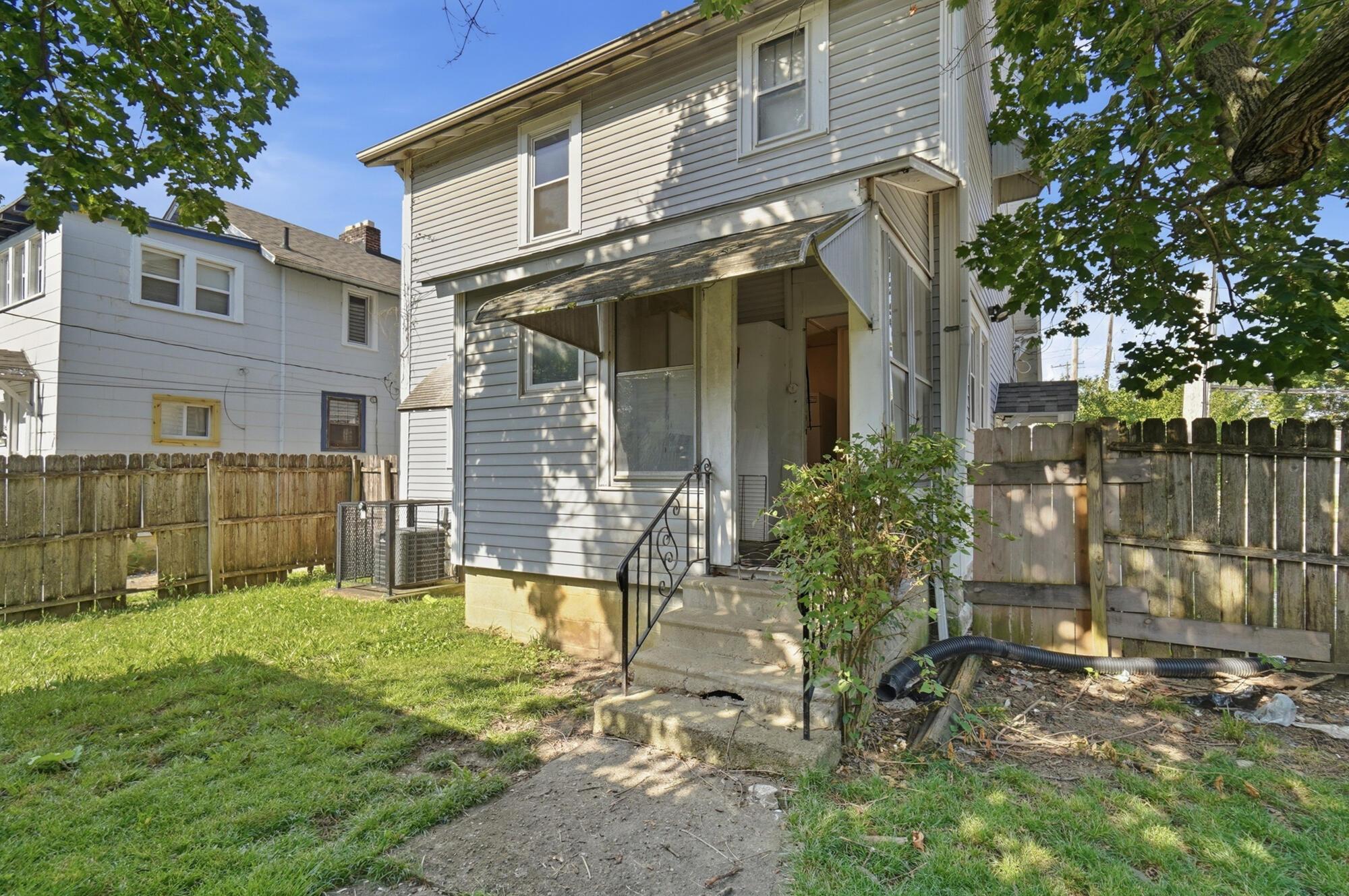 554 S Ogden Avenue