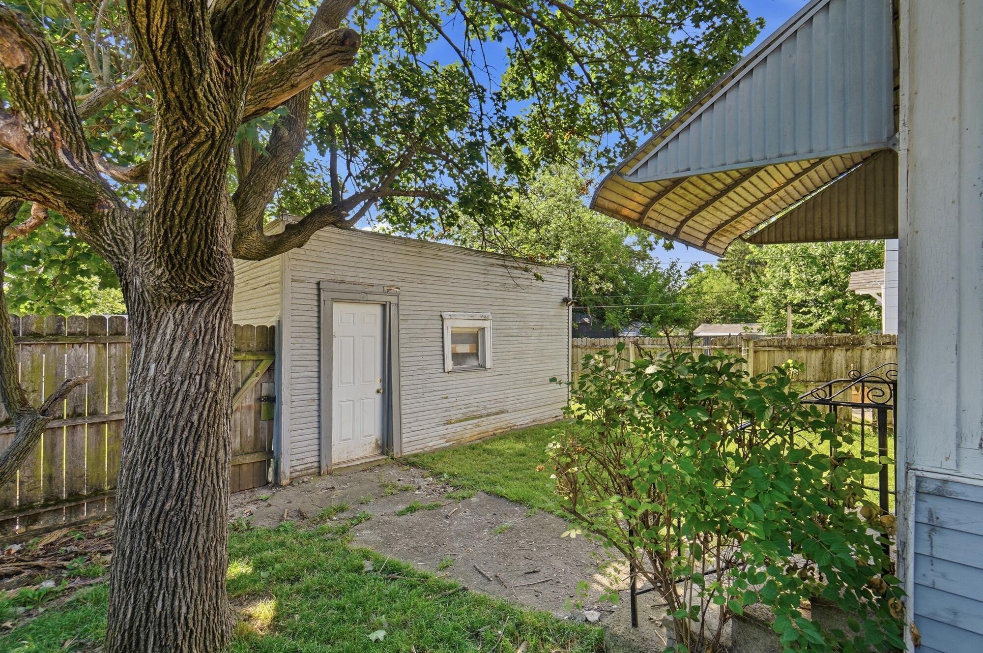 554 S Ogden Avenue