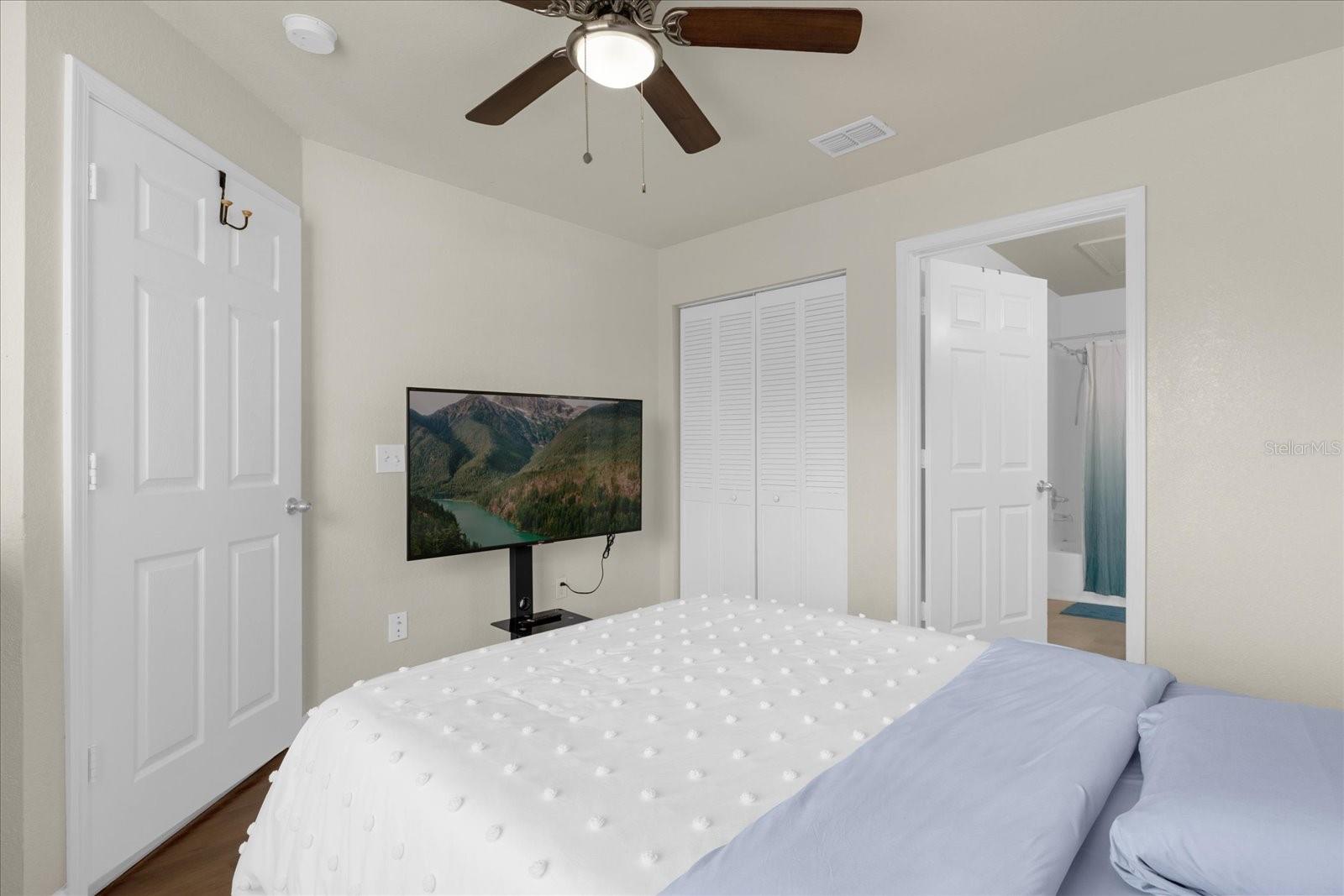 8933 LEE VISTA BLVD #2602