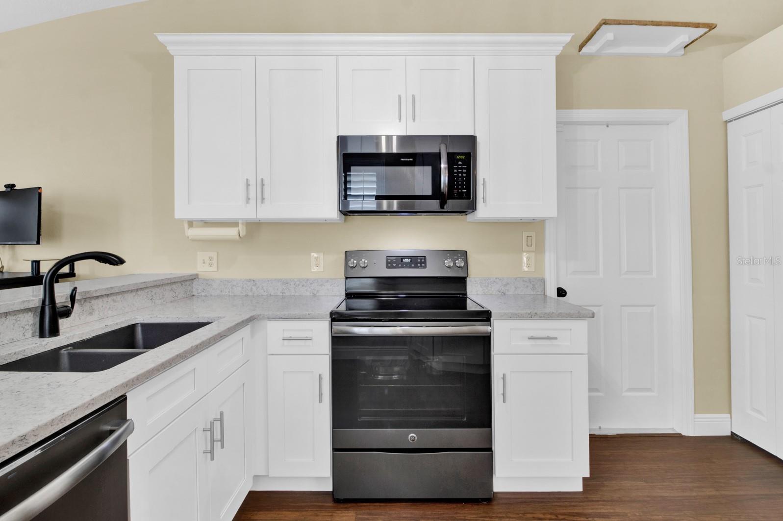 528 VIA DEL ORO DR