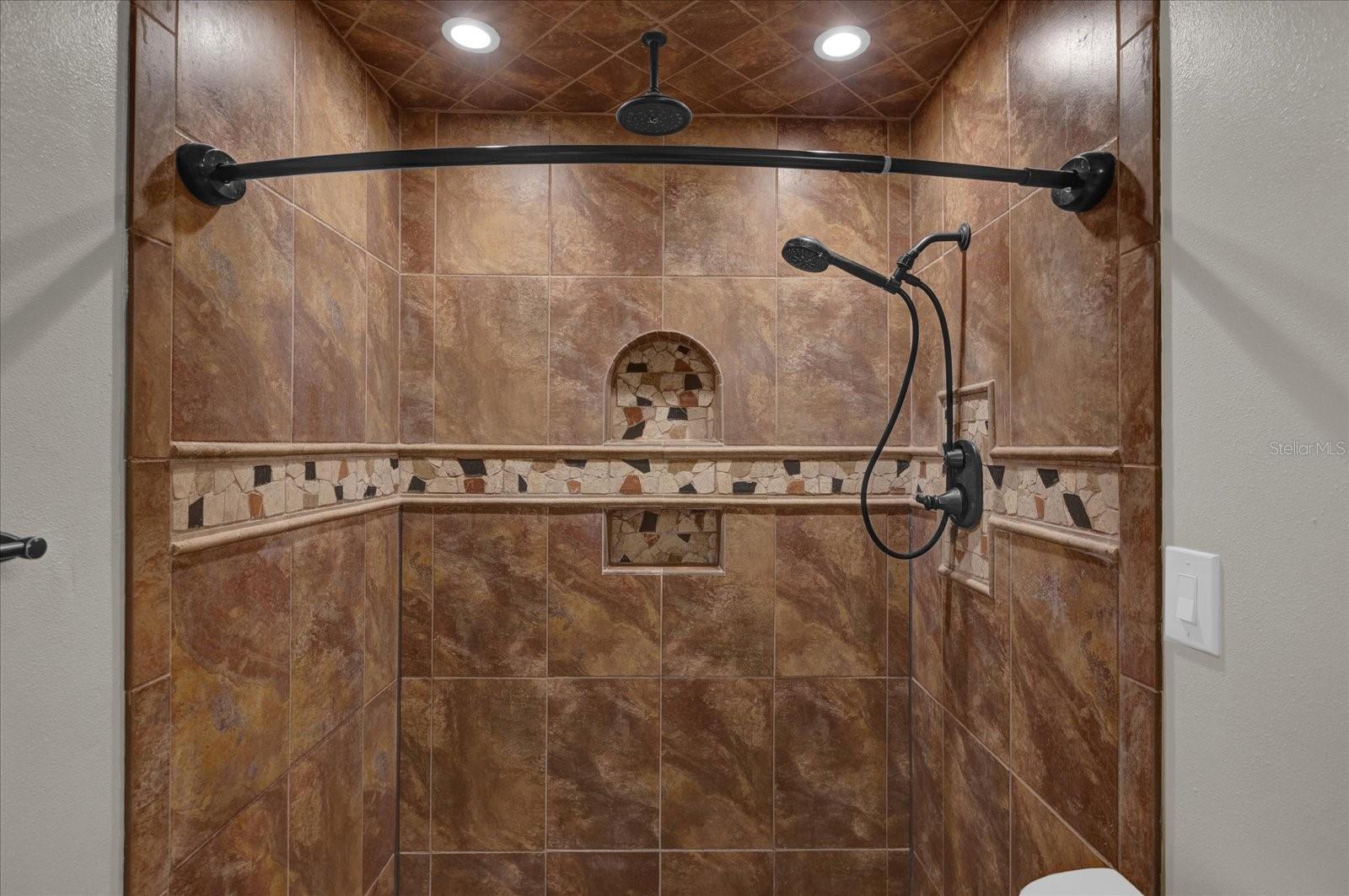 5437 HANSEL AVE #J10