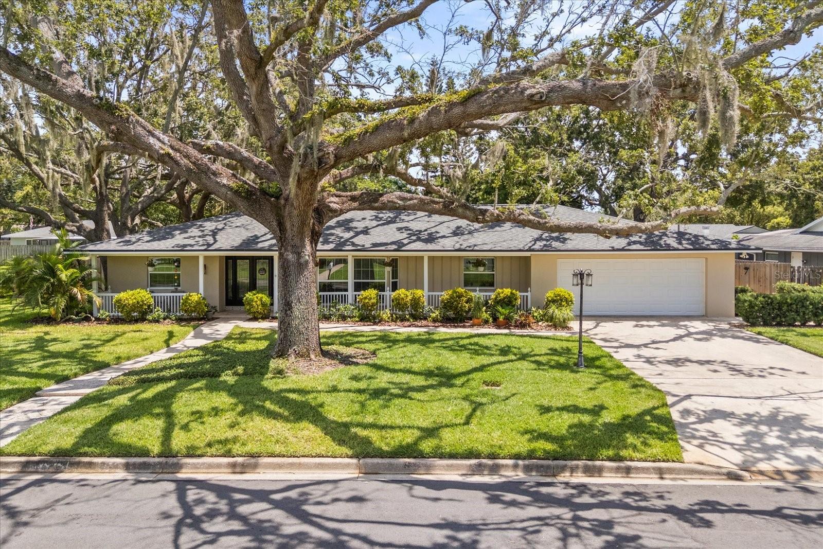 708 VALENCIA CT