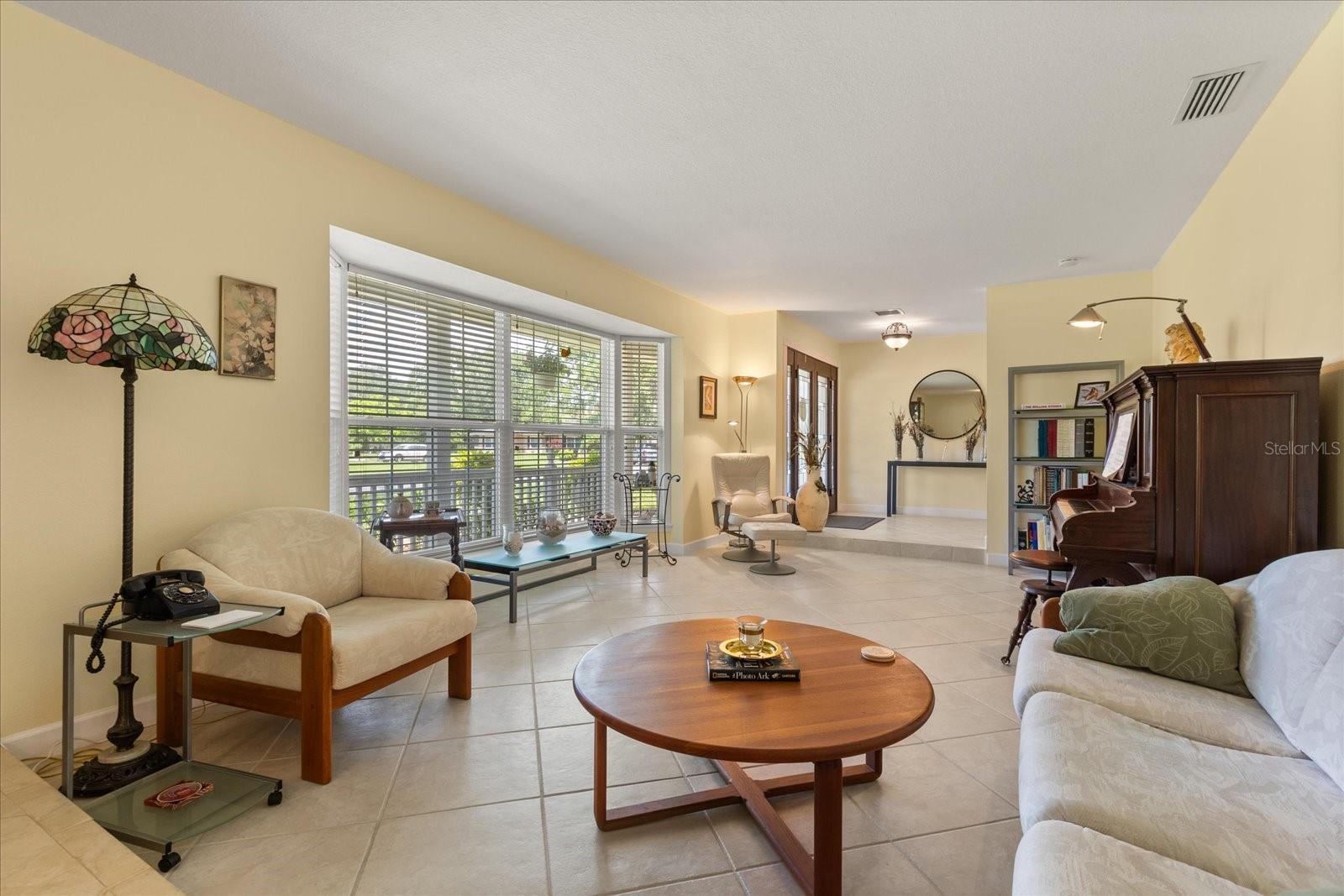 708 VALENCIA CT