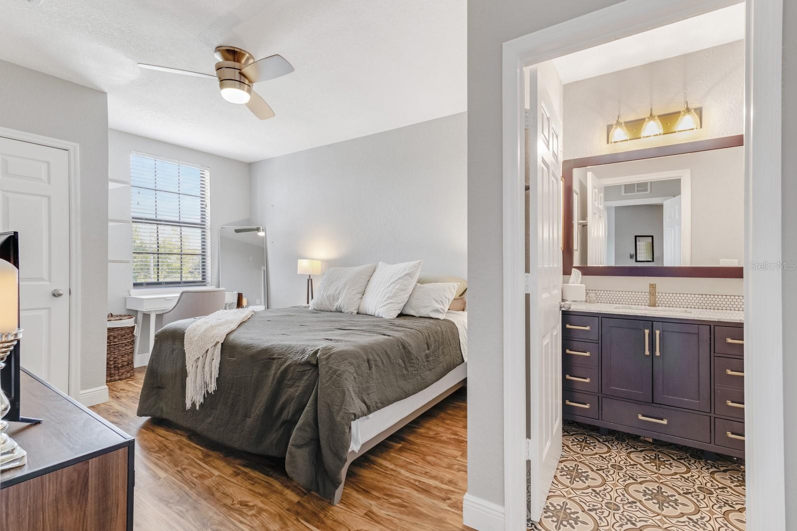 5550 E MICHIGAN ST #1325